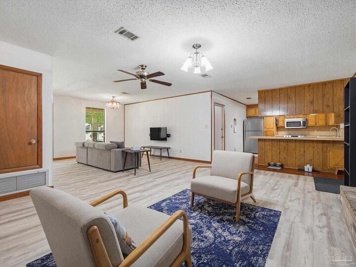 Property Photo:  711 Bison St  FL 32514 