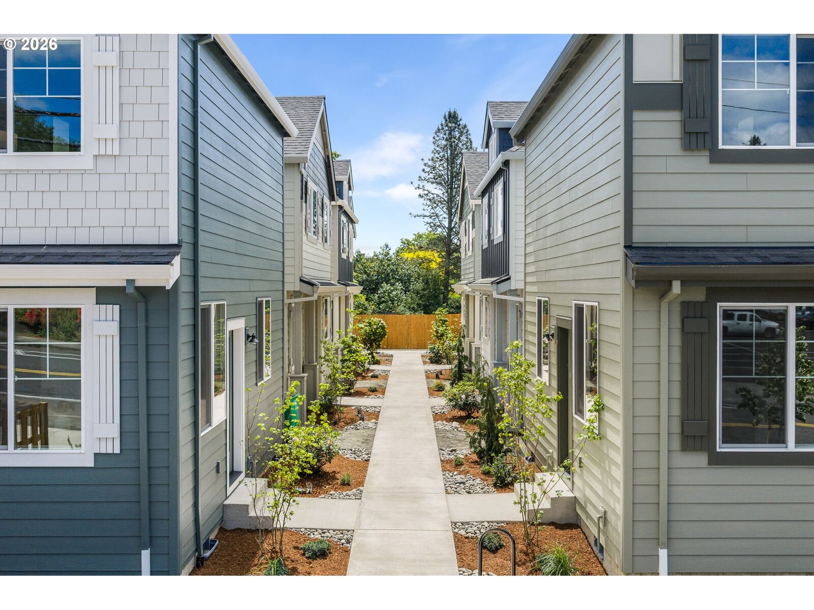 Property Photo:  3618 SW Vermont St  OR 97219 