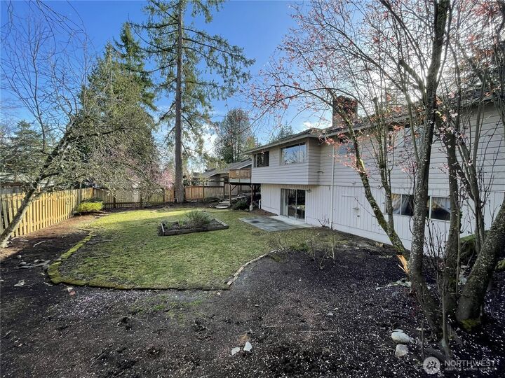 Property Photo:  626  167th Avenue NE  WA 98008 