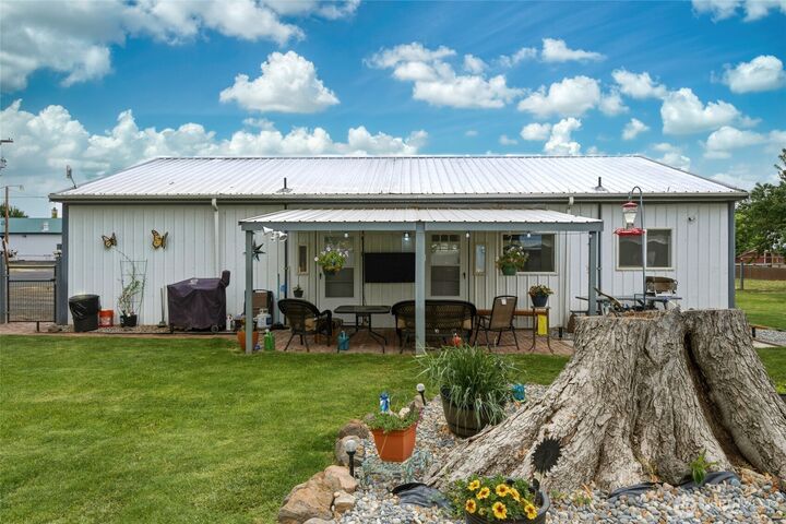Property Photo: 303 Main Street WA 99359
