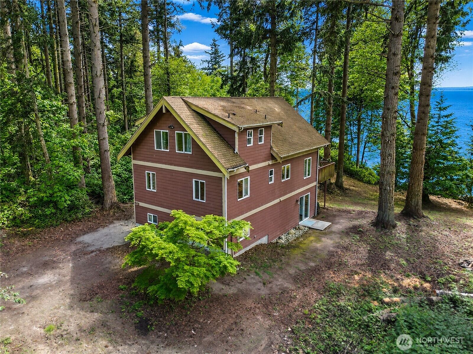 Property Photo:  97  B Port Gardner Drive  WA 98206 