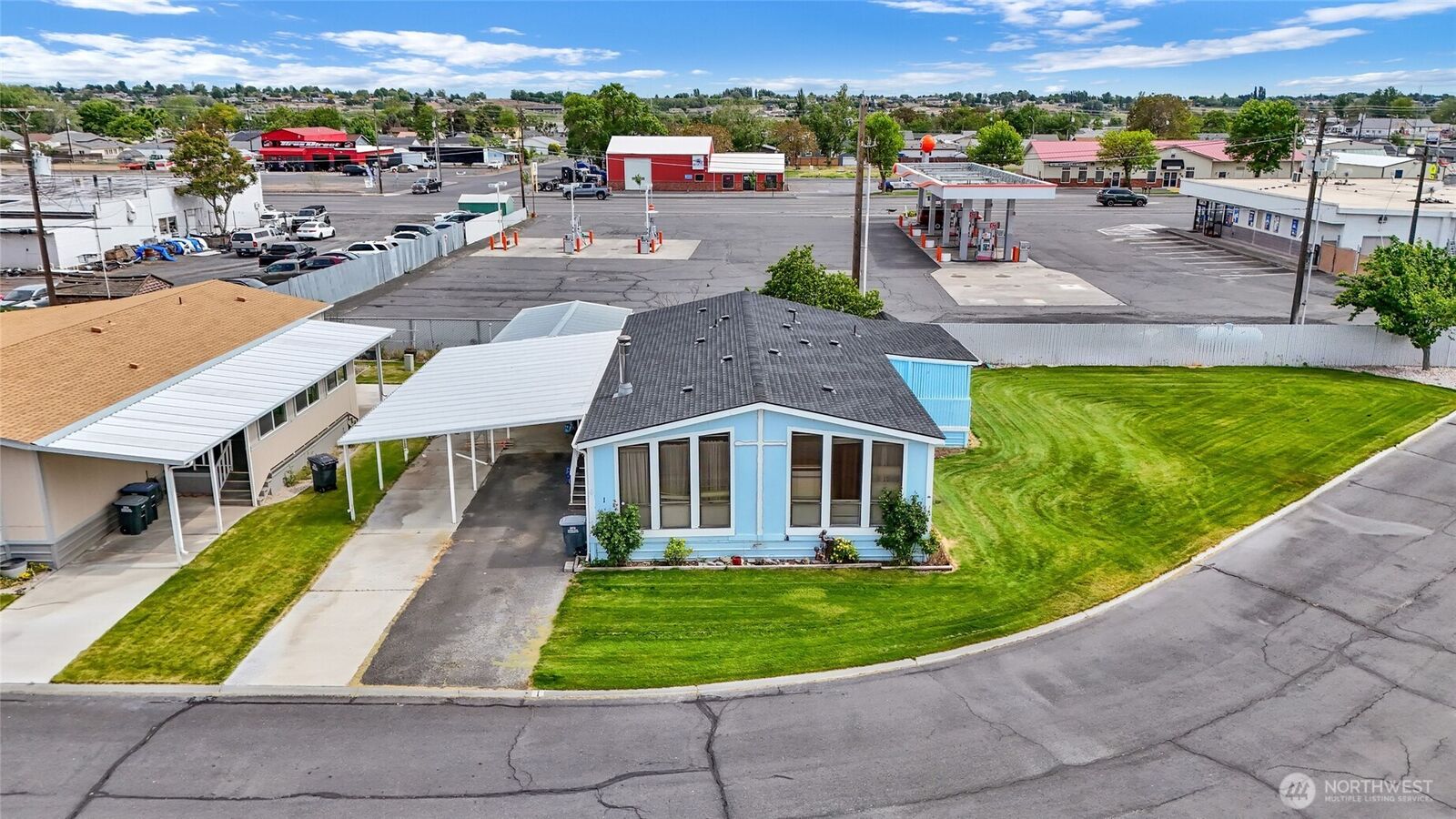 Property Photo:  2240 W Broadway Avenue 1  WA 98837 