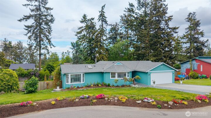 Property Photo:  1974  Fiver Place  WA 98277 