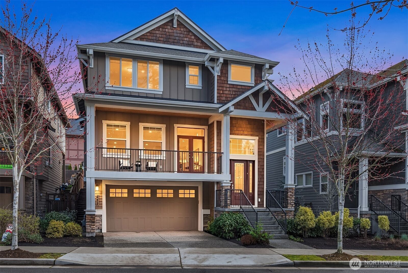 Property Photo:  474  5th Avenue NE  WA 98029 