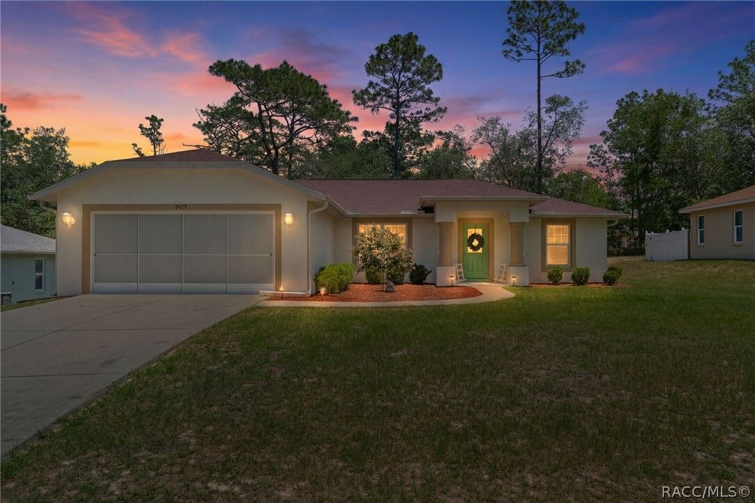 Property Photo: 8429 N Tiny Lily Drive FL 34434