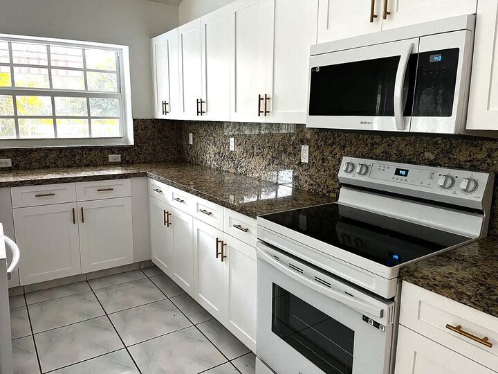 Property Photo:  9590 Islamorada Terrace  FL 33496 