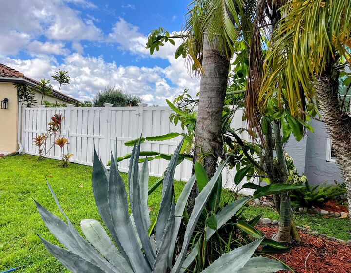 Property Photo: 9590 Islamorada Terrace FL 33496