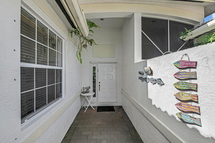 Property Photo: 9543 Crescent View Drive N FL 33437