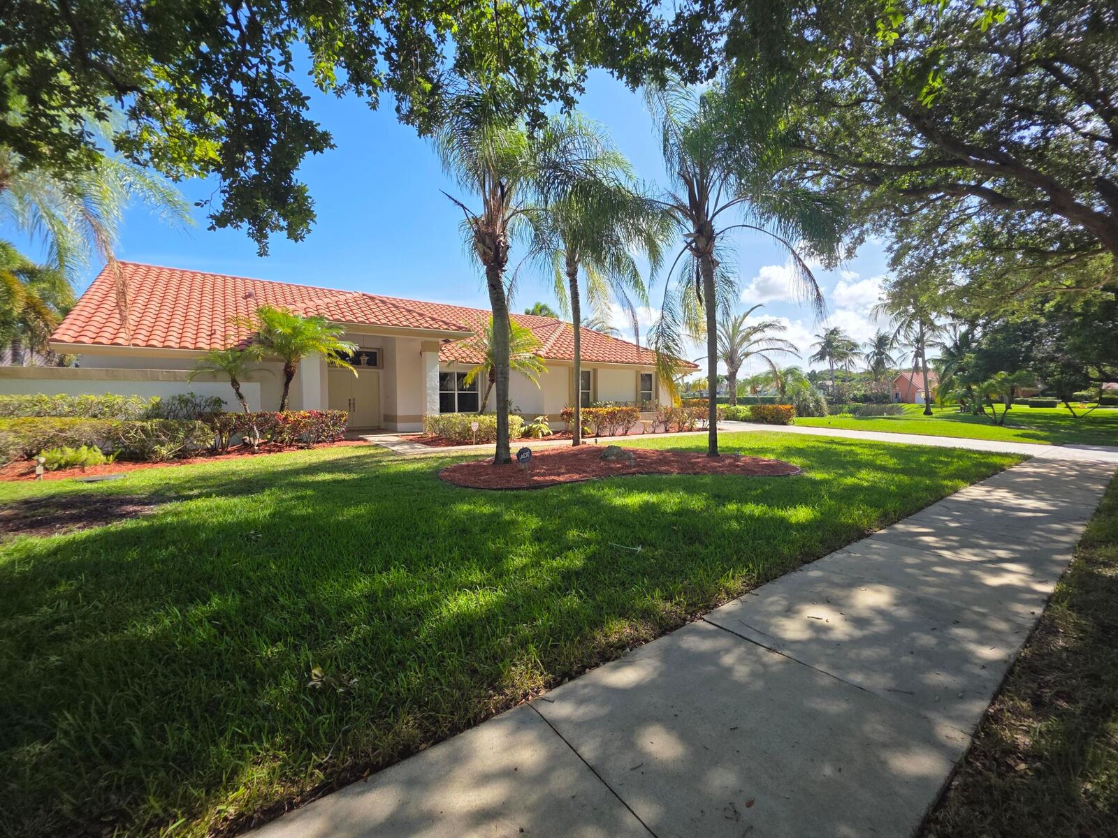 Property Photo: 2934 San Remo Way FL 33445