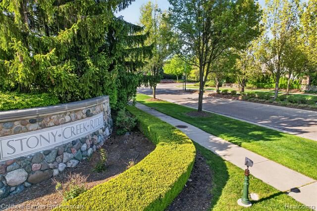 Property Photo: 1357 Kentfield Drive MI 48307