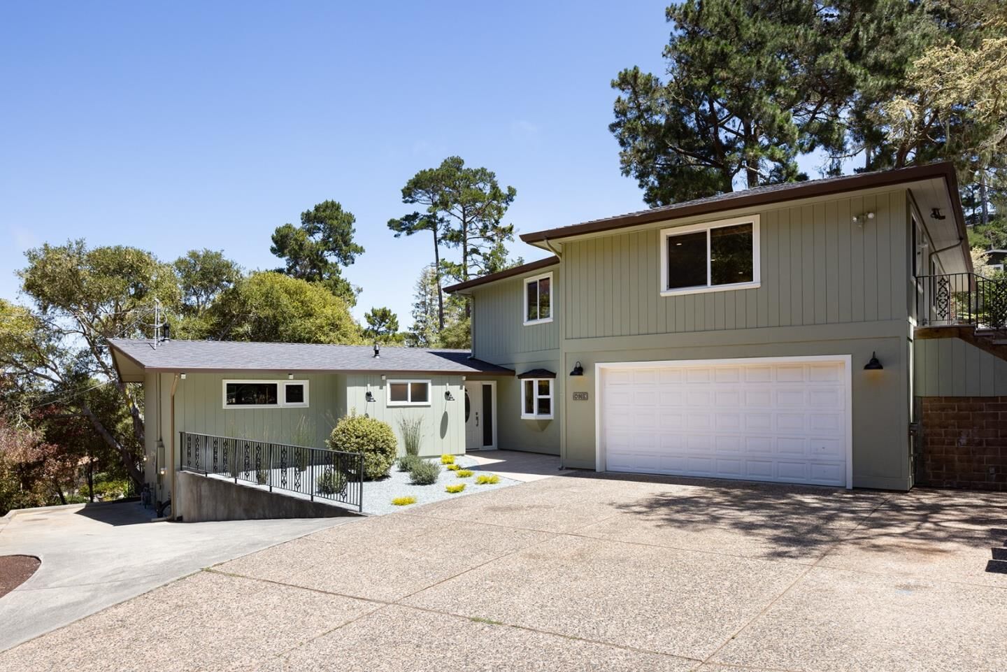 Property Photo:  1 Crescent Circle  CA 93940 