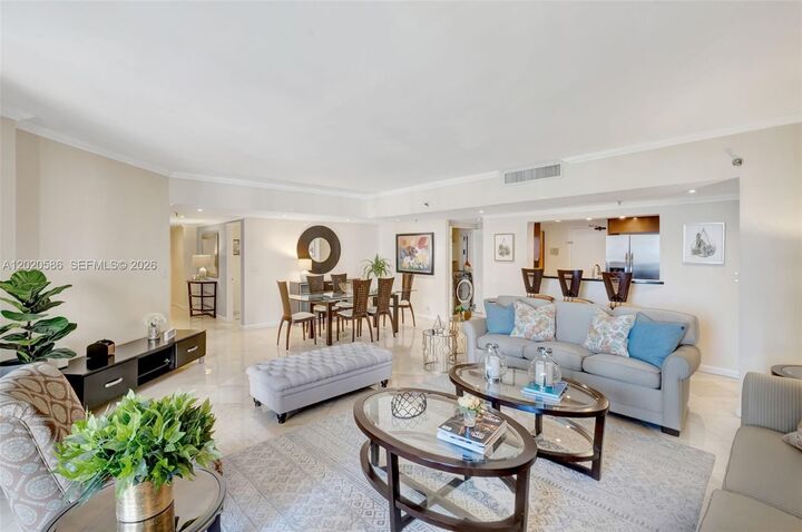 Property Photo:  520 Brickell Key Dr A914  FL 33131 