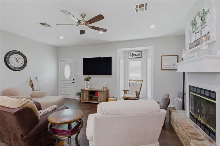 Property Photo: 7606 Tangueray Road LA 70607