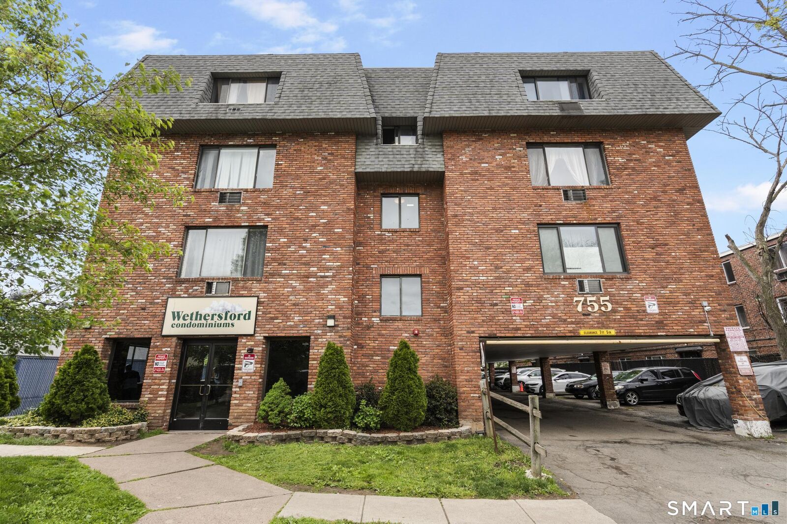 Property Photo: 755 Wethersfield Avenue C13 CT 06114