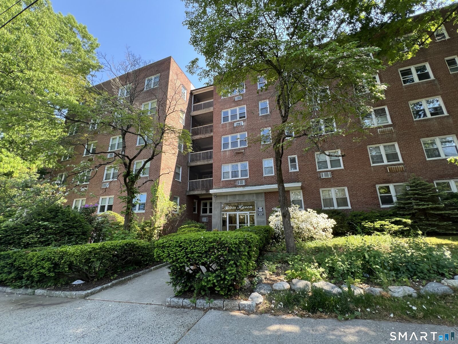 Property Photo:  54 W North Street 417  CT 06902 