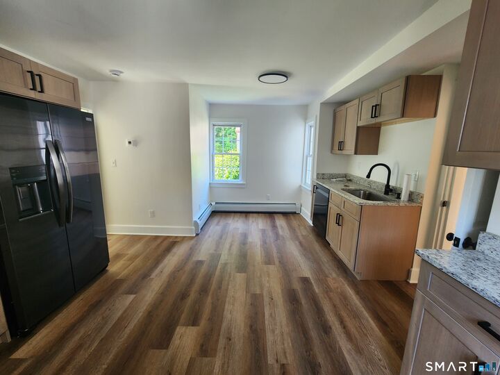 Property Photo:  82 State Street 1  CT 06437 