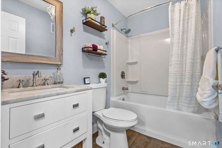 Property Photo:  446 Hollister Street A16  CT 06615 