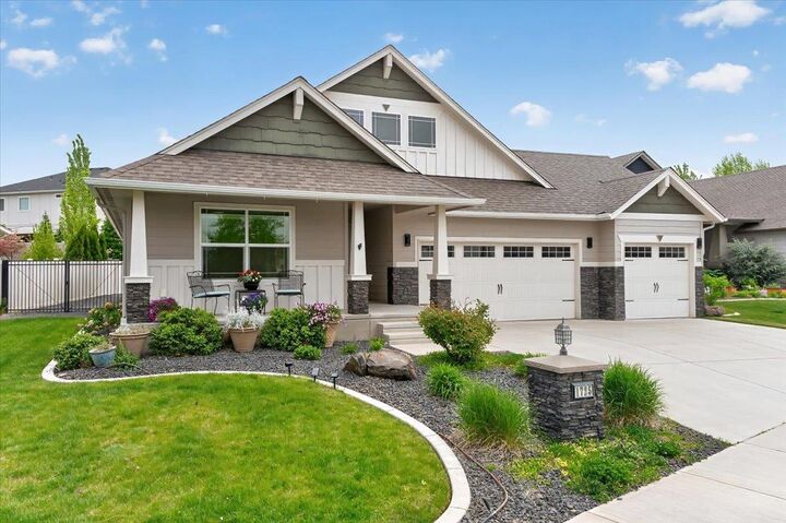 Property Photo: 1725 S Clover Dr WA 99016