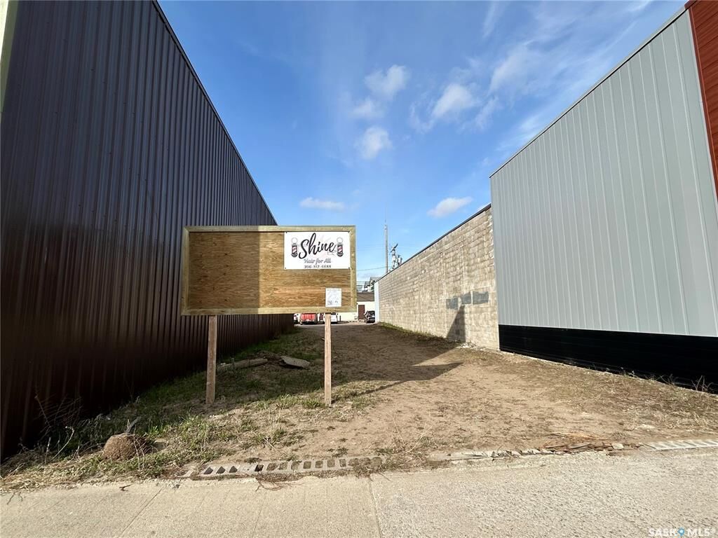 Property Photo:  215 Centre Street  SK S0E 1E0 