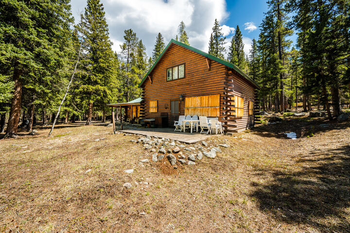 Property Photo: 93 Middle Fork Clear Creek Road WY 82834