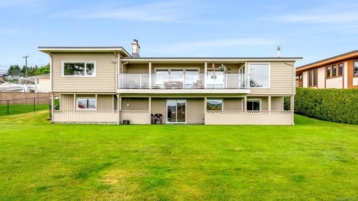 Property Photo: 47 Ridgeview Pl BC V9W 2J6