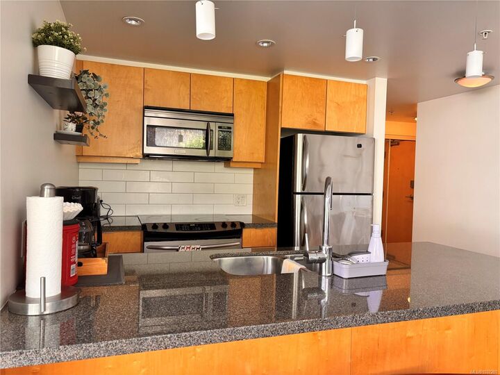 Property Photo:  760 Johnson St 208  BC V8W 0A4 