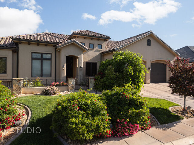 Property Photo:  2461 E Lagrasse Cir  UT 84790 