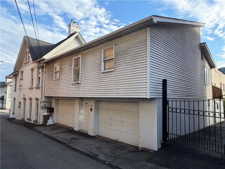 Property Photo: 149 Chess PA 15063
