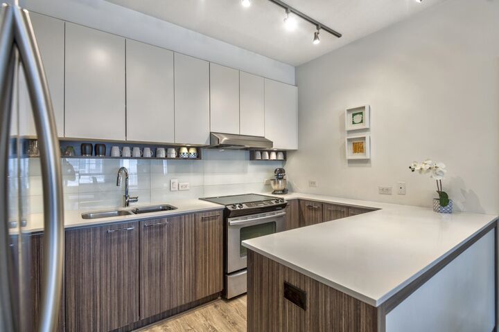 Property Photo: 545 Foster Avenue 309 BC V3J 0B3