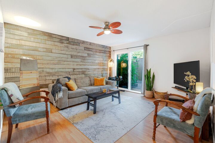 Property Photo:  39752 Government Road 9  BC V8B 0G3 
