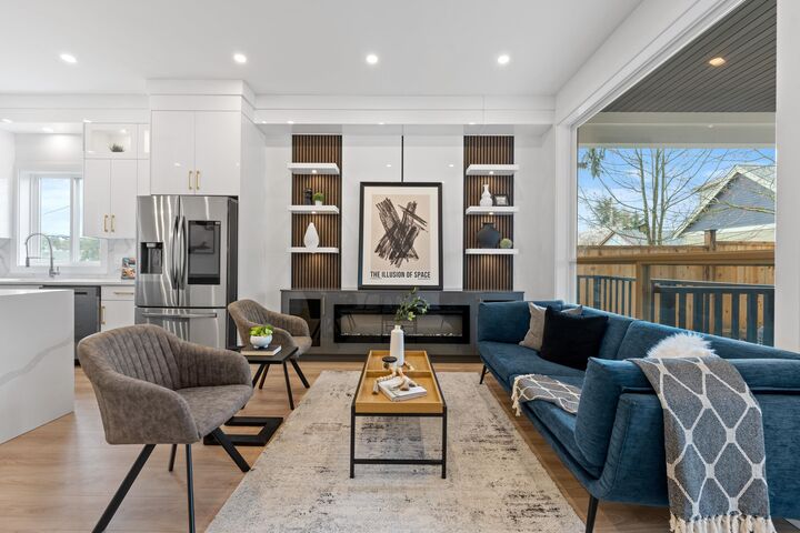 Property Photo:  122 Eighth Avenue 1  BC V3L 1X8 