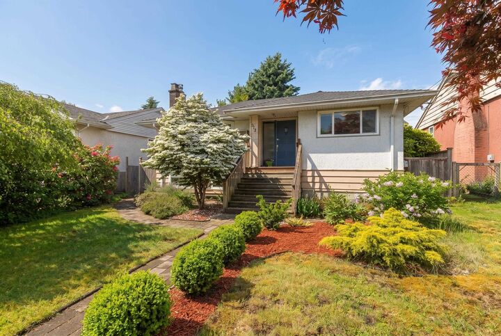 Property Photo:  513 Garrett Street  BC V3L 3S5 