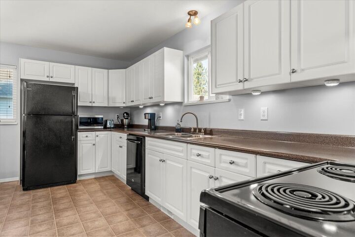 46329 Strathcona Road — photo 1