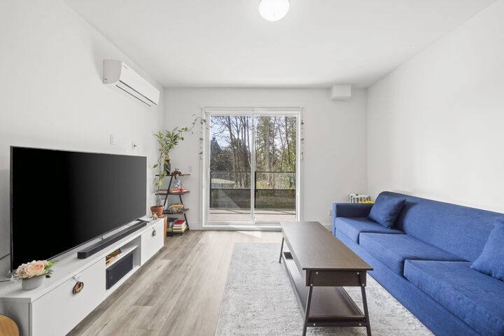 Property Photo: 12320 222 Street 213 BC V2X 4K8