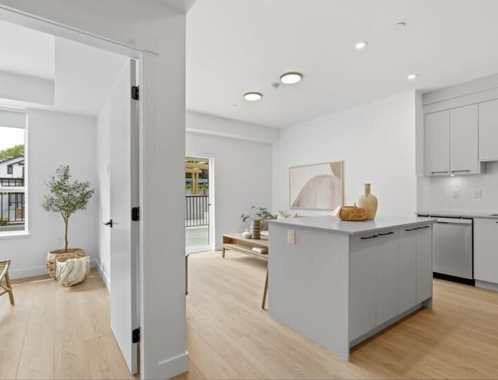Property Photo:  15638 24 Avenue 202  BC V4A 2J7 
