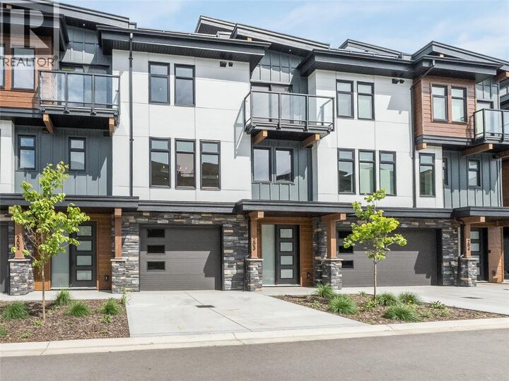 Property Photo: 910 Lakeside Drive 203 BC V1L 6G3