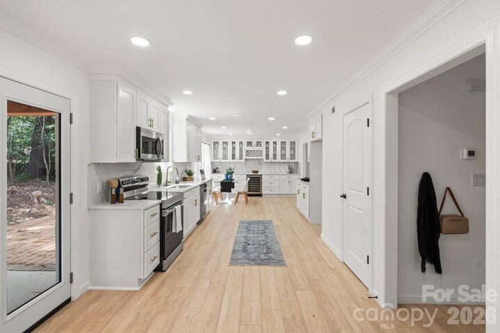 Property Photo:  5910 Grosner Place  NC 28211 