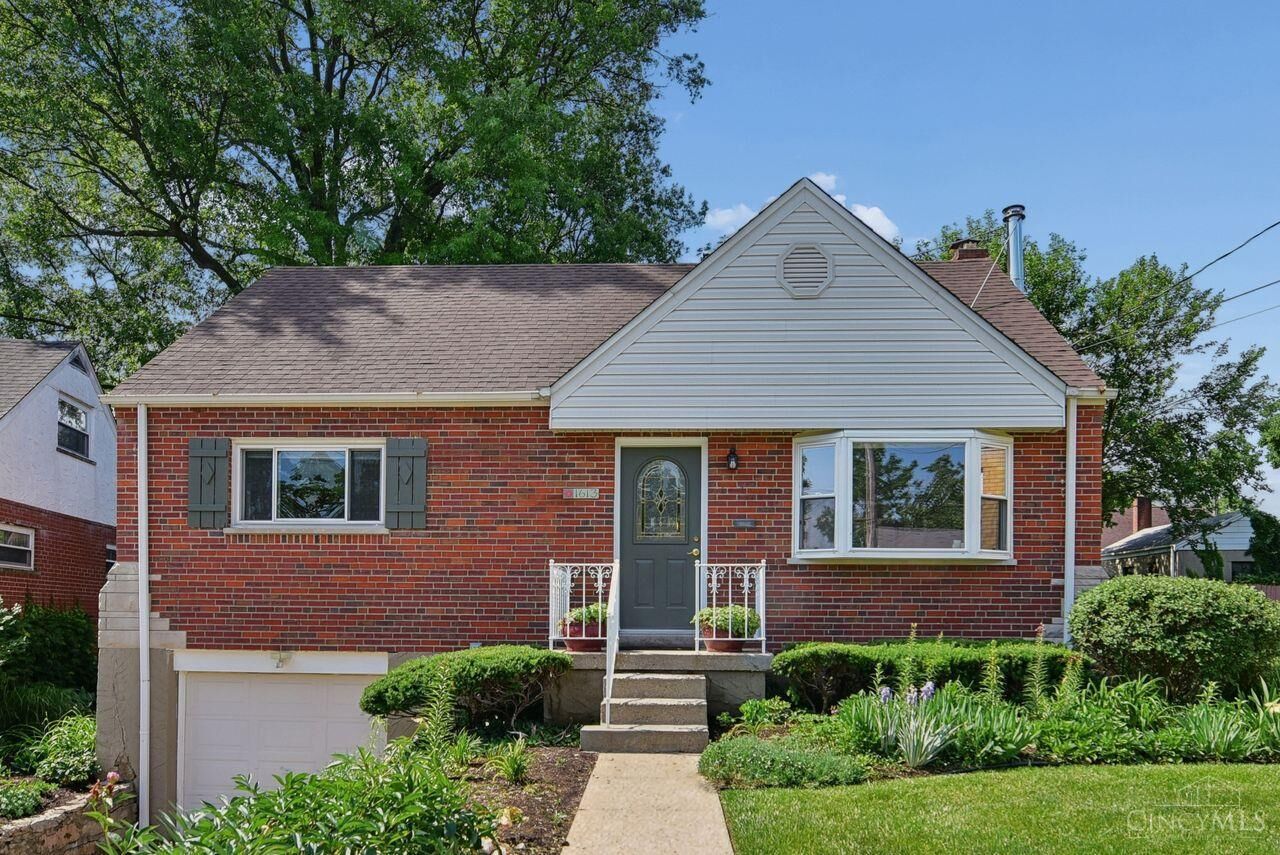 Property Photo: 1613 Norcol Lane OH 45231