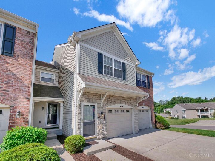 Property Photo: 955 Crossing Pointe OH 45231