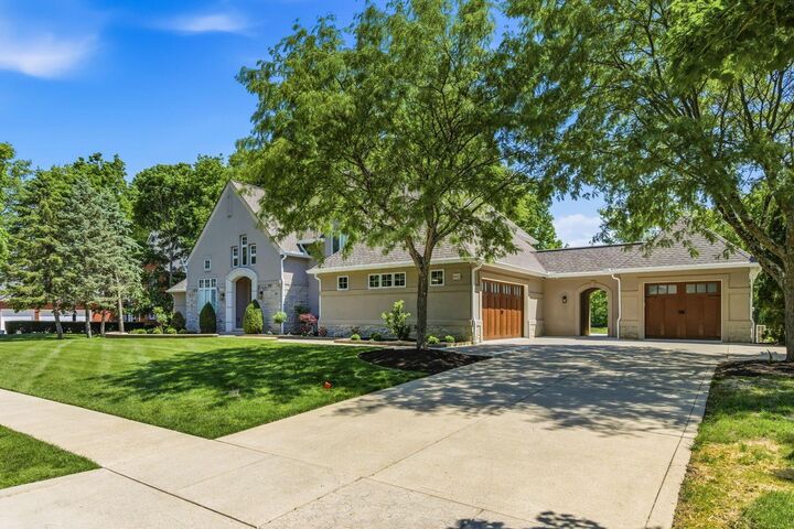 Property Photo:  8432 Tartan Fields Drive  OH 43017 