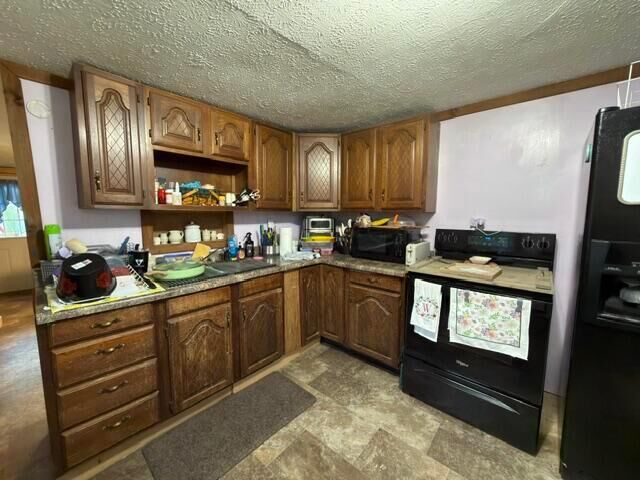 Property Photo:  685 N Walnut Street  OH 43138 