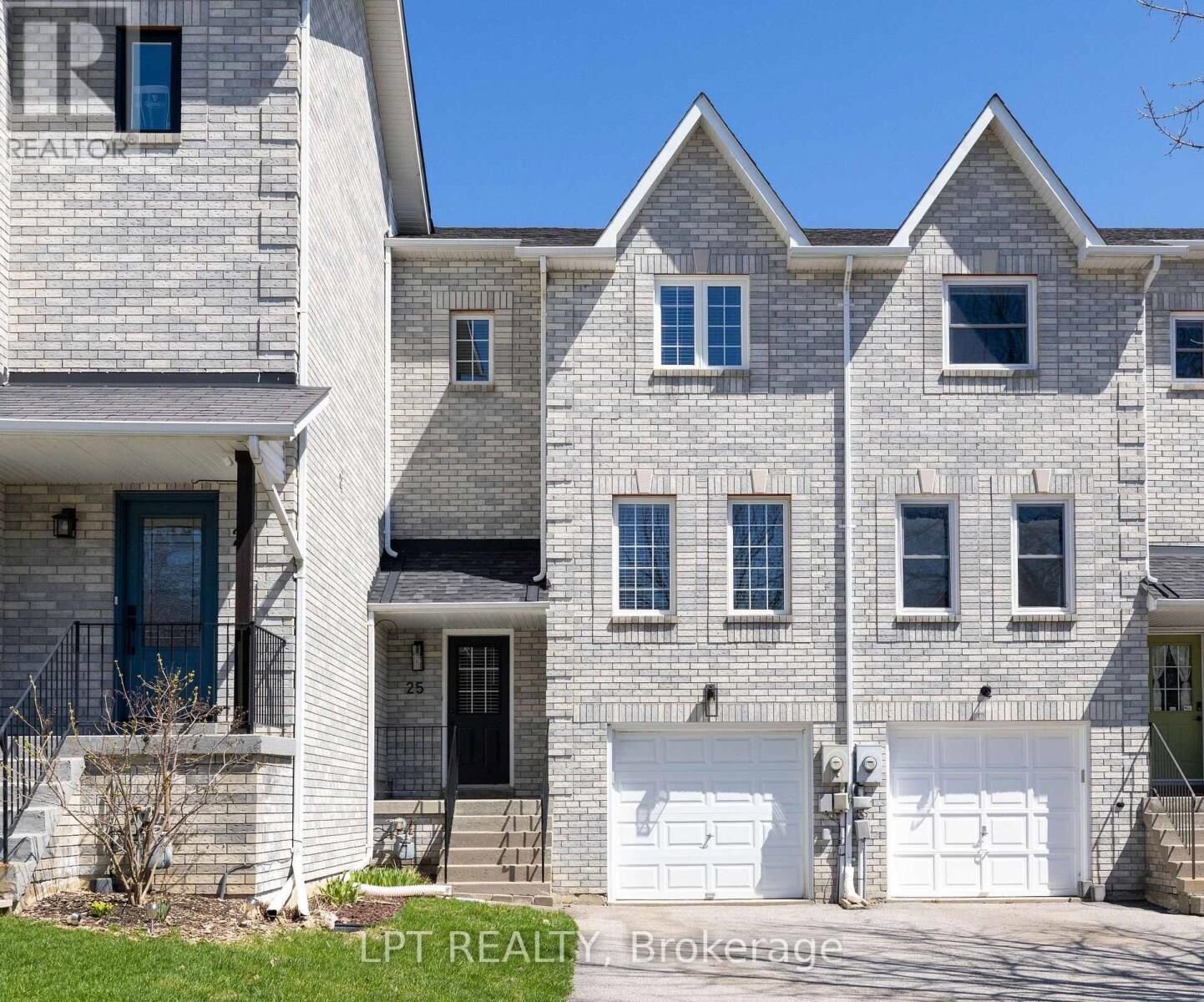 Property Photo:  25 Hattie Court  ON L4P 3Z7 