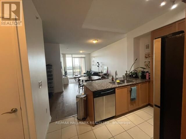 Property Photo:  800 Lawrence Avenue West 611  ON M6A 0B1 
