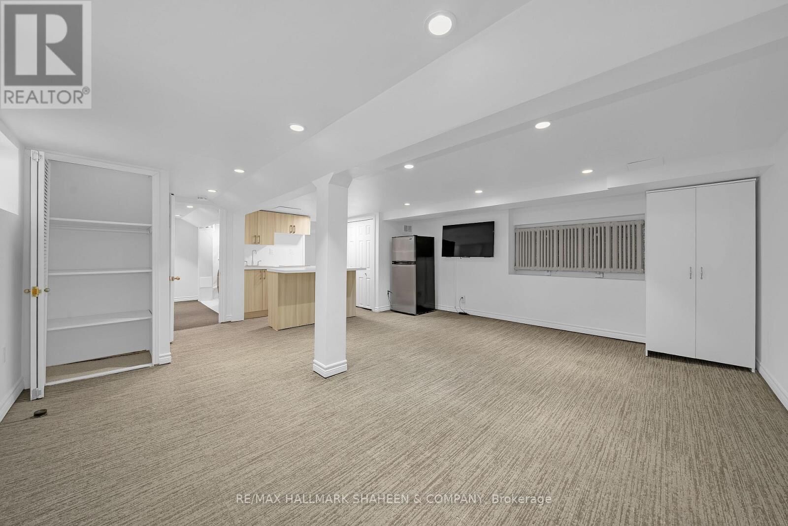 Property Photo:  146 Cranbrooke Avenue Bsmnt  ON M5M 1M5 