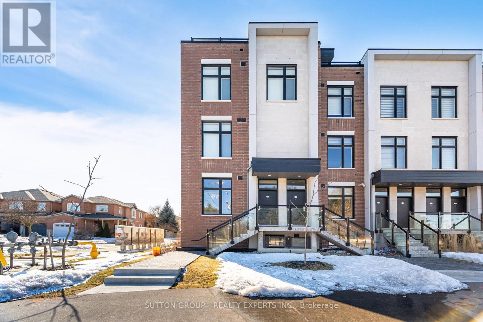 Property Photo:  9560 Islington Avenue L109  ON L4H 4Z5 