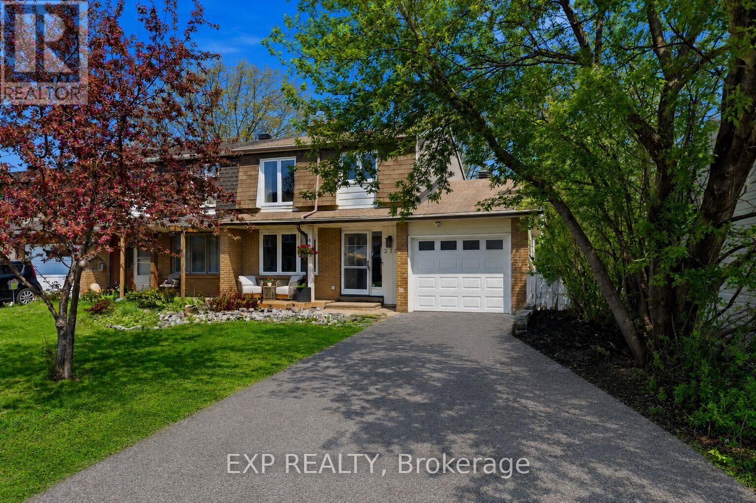 Property Photo:  2333 Cotters Crescent  ON K1V 8Y7 