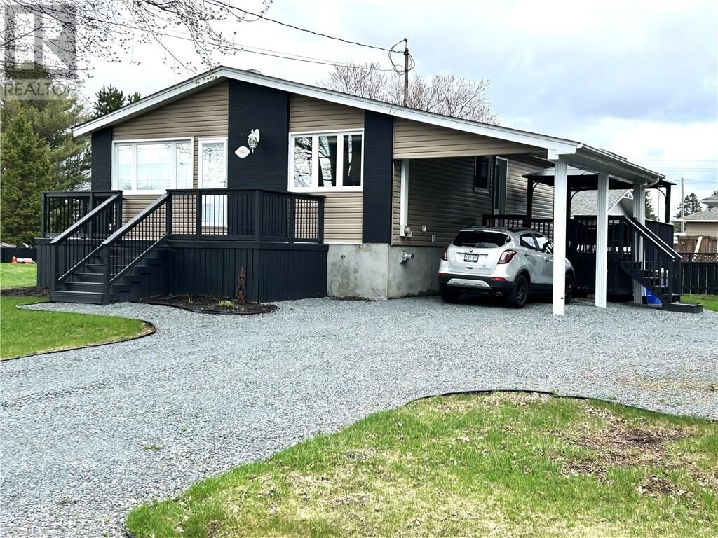 Property Photo:  3840 Harold Crescent  ON P3N 1J2 
