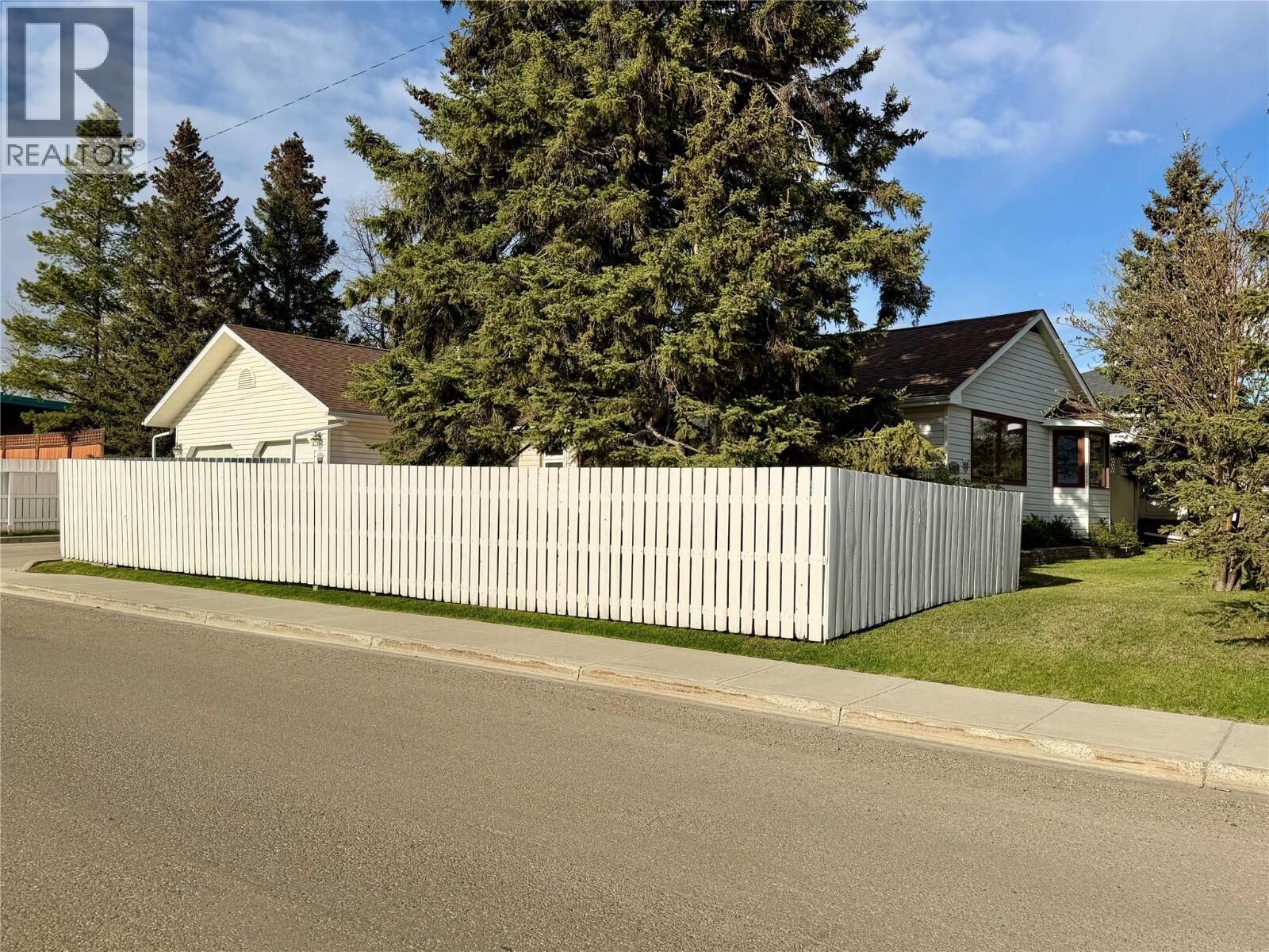 Property Photo: 1820 91 Avenue BC V1G 1B1