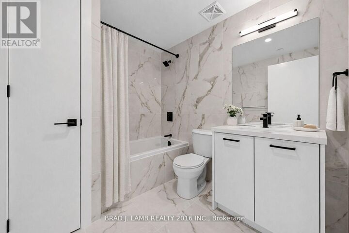 Property Photo:  284 King Street East 2708  ON M5A 1K4 