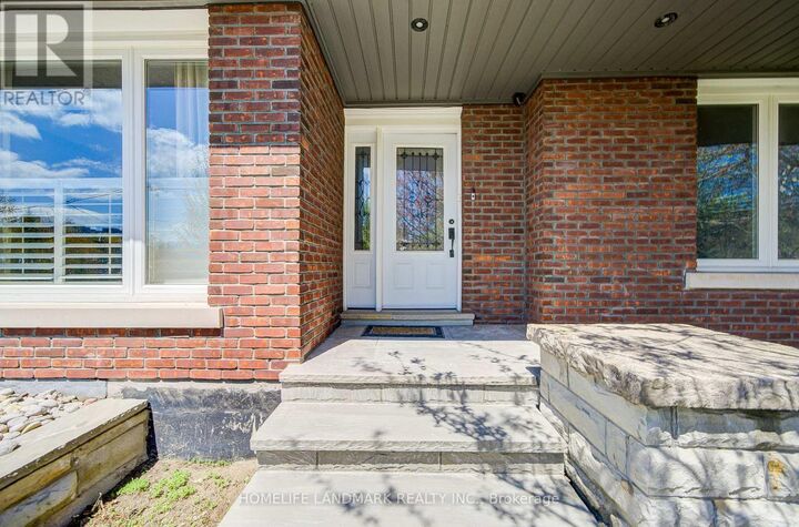 Property Photo:  102 Stratford Crescent  ON M4N 1C6 